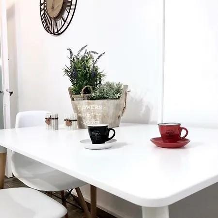 Cosy House In 1 Apartment